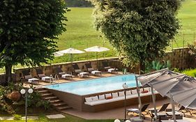 Adoro Hotel